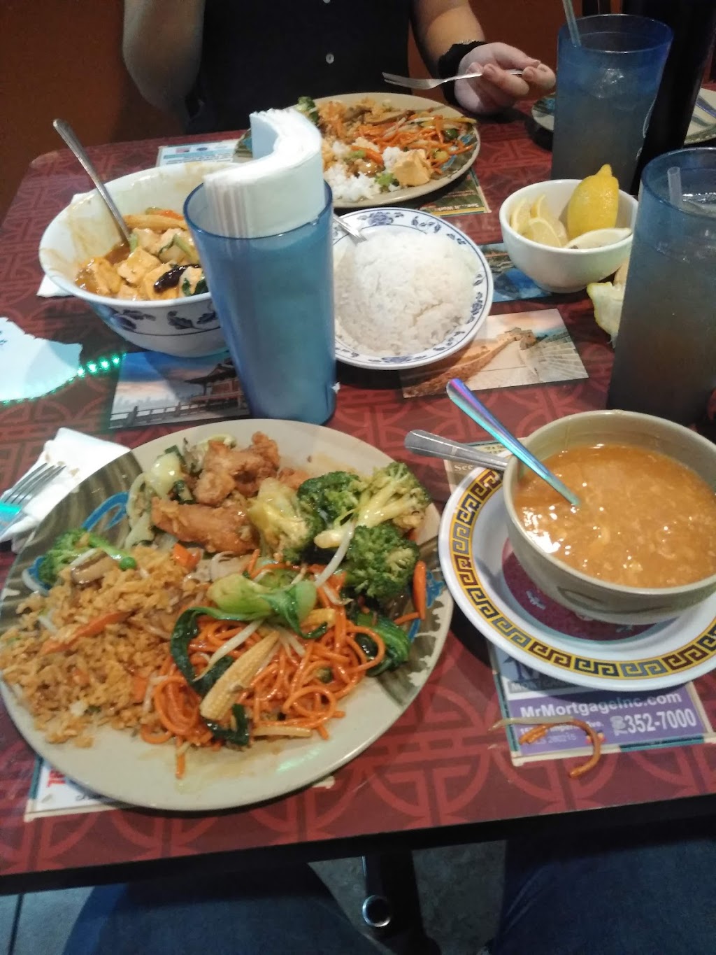 Lucky Chinese Restaurant | restaurant | 500 S 4th St, El Centro, CA 92243, USA | 7603527680 OR +1 760-352-7680