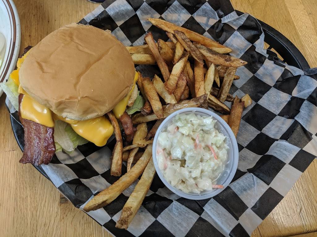 Smokeys Country Diner | restaurant | 561 17th Ave, East Moline, IL 61244, USA | 3099129001 OR +1 309-912-9001