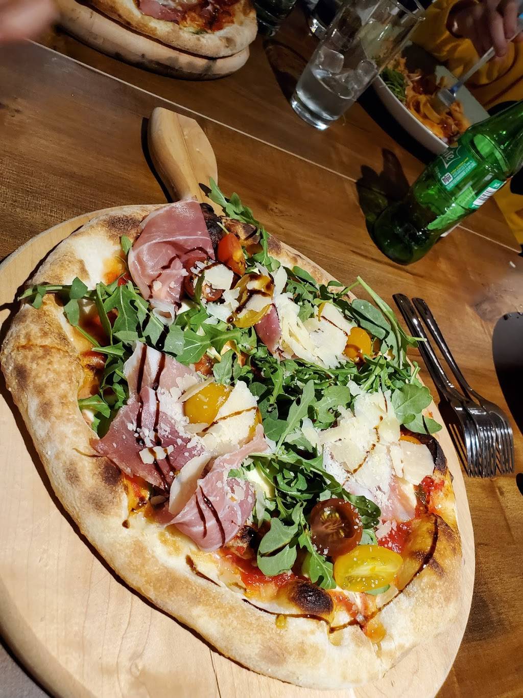 Station Pizza Moderne | restaurant | 5393 Boul Gouin O, Montréal, QC H4J 1C7, Canada | 5145330379 OR +1 514-533-0379