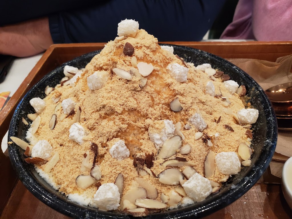 bb.q Chicken Chinatown | restaurant | 2026 S Clark St unit g, Chicago, IL 60616, USA | 3126249650 OR +1 312-624-9650