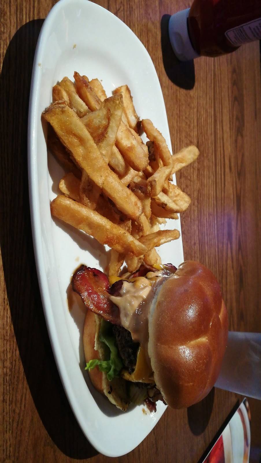 Carolina Ale House | restaurant | 201 S College St #010, Charlotte, NC 28244, USA | 7049403600 OR +1 704-940-3600