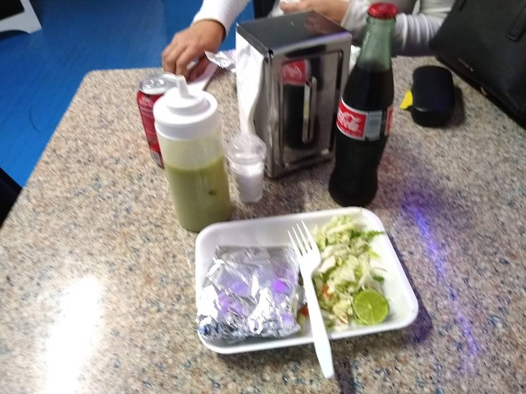 Los Taquitos Del Barrio | restaurant | 611 W Hildebrand Ave, San Antonio, TX 78212, USA | 2104001341 OR +1 210-400-1341