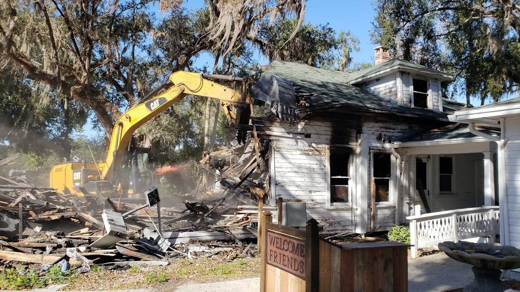 Hatter Sports Lounge | restaurant | 842 E New York Ave, DeLand, FL 32724, USA | 3863377756 OR +1 386-337-7756