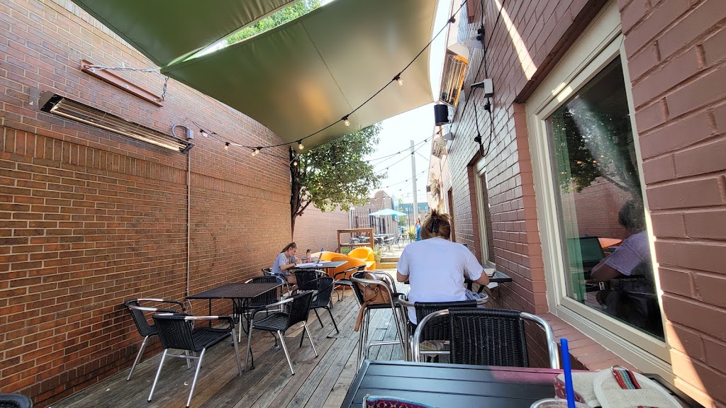 Bluestem Bistro | cafe | 1219 Moro St, Manhattan, KS 66502, USA | 7855878888 OR +1 785-587-8888