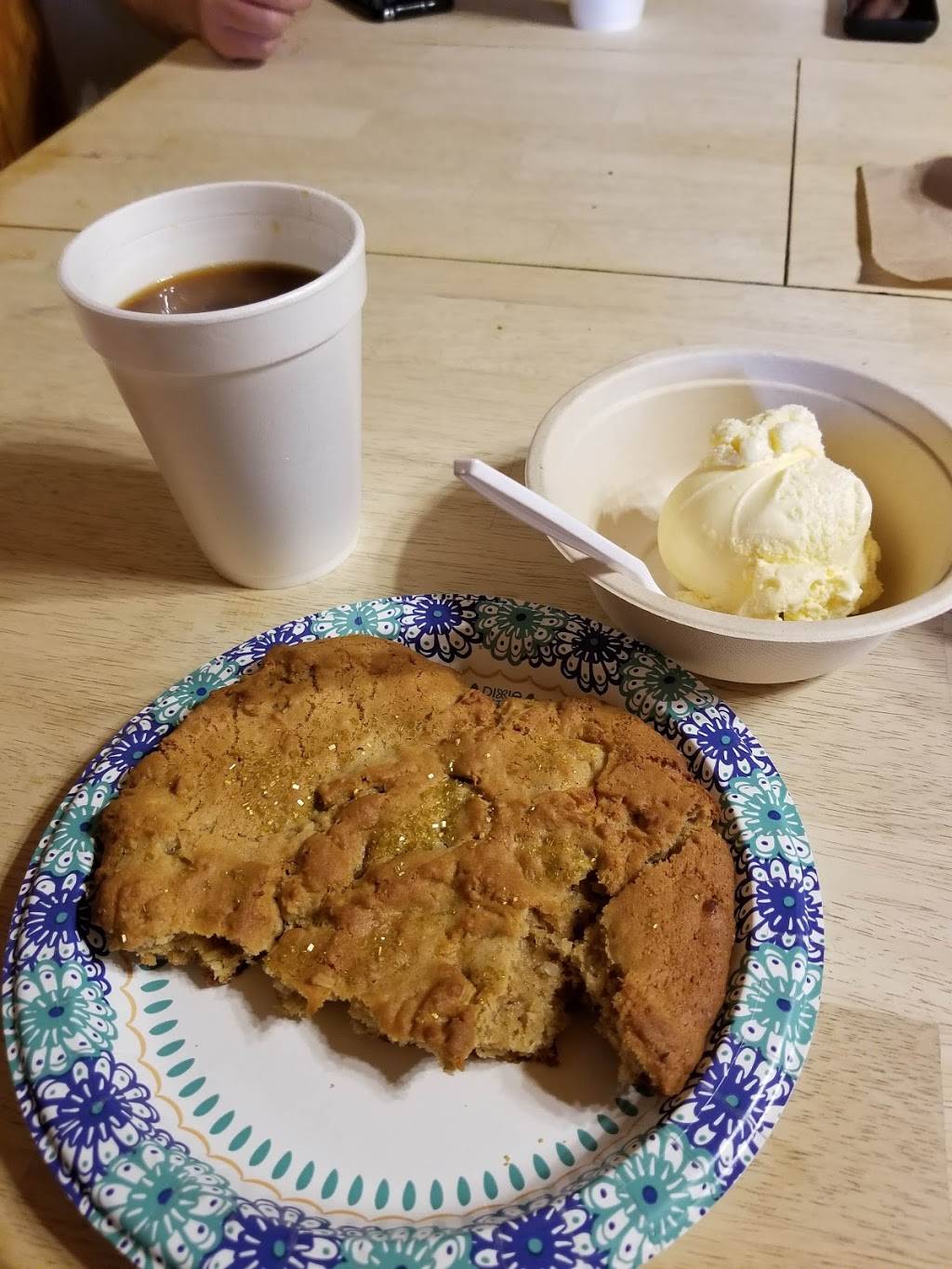 Mt Lemmon Cookie Cabin | bakery | 12781 N Sabino Canyon Park, Mt Lemmon, AZ 85619, USA | 5205761010 OR +1 520-576-1010