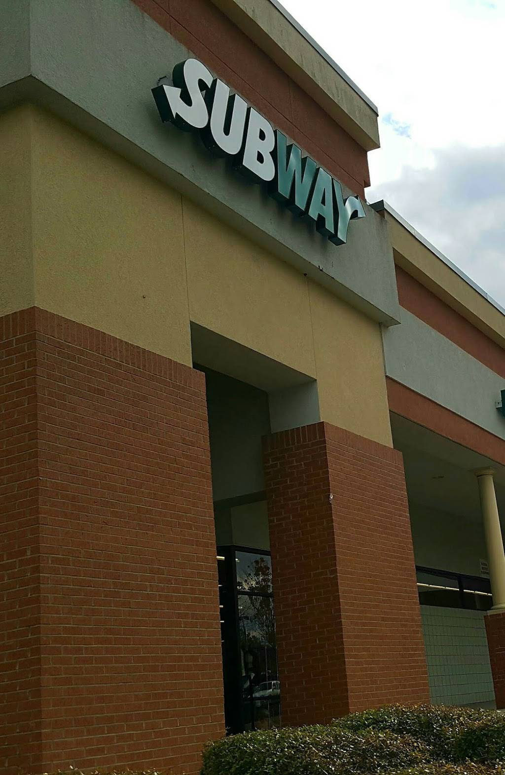 Subway | restaurant | 8320 Litchford Rd, Raleigh, NC 27615, USA | 9199770441 OR +1 919-977-0441