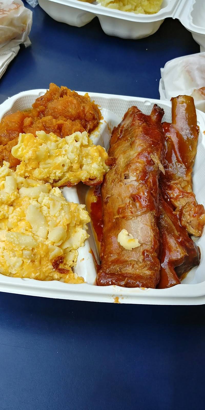 Saints Paradise Cafeteria | restaurant | 601 M St NW, Washington, DC 20001, USA | 2027892289 OR +1 202-789-2289