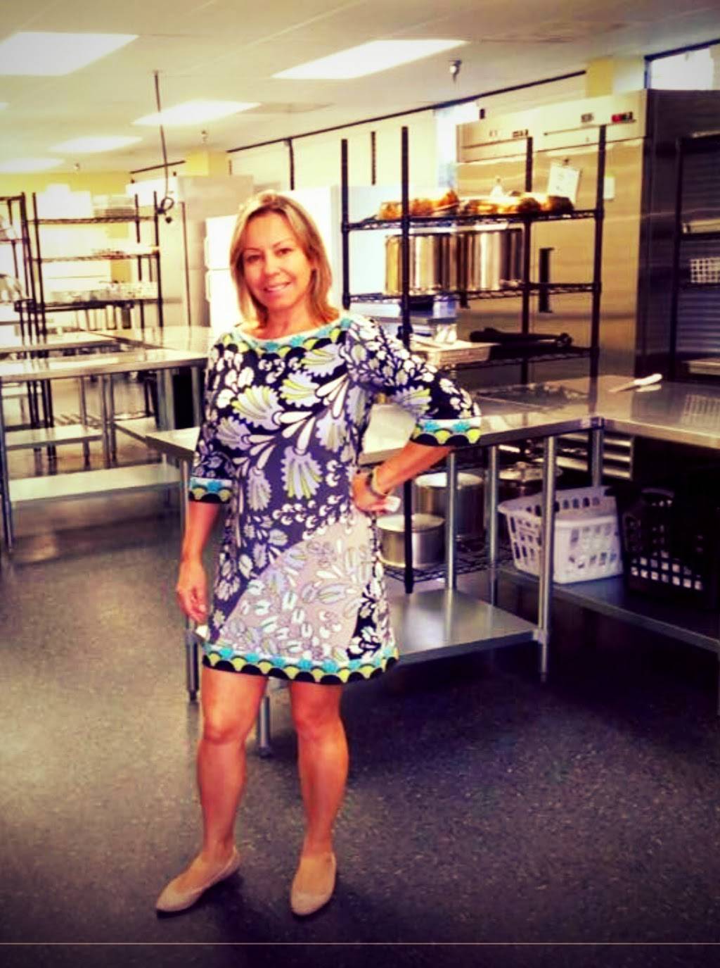 Salgados & Companhia USA | restaurant | 3601 Vineland Rd #1, Orlando, FL 32811, USA | 4075525542 OR +1 407-552-5542