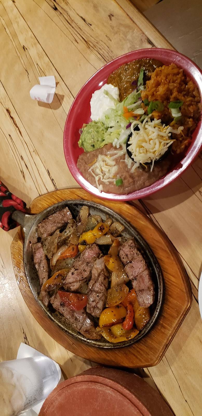 Road House | restaurant | 1058 Benzie Hwy, Benzonia, MI 49616, USA | 2318829631 OR +1 231-882-9631