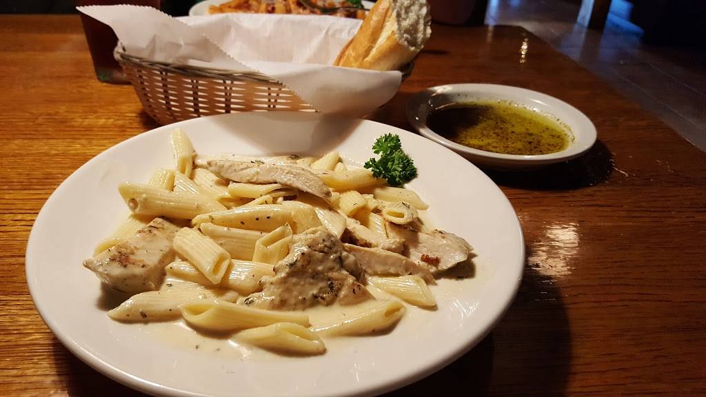 Moustos Pasta And Grill | restaurant | 1700 W Reelfoot Ave, Union City, TN 38261, USA | 7318854480 OR +1 731-885-4480