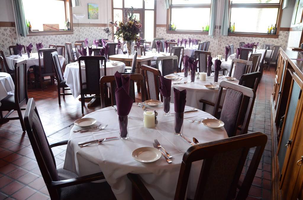 Lake Street Cafe Inc | restaurant | 21 S Lake St, Elkhart Lake, WI 53020, USA | 9208762142 OR +1 920-876-2142