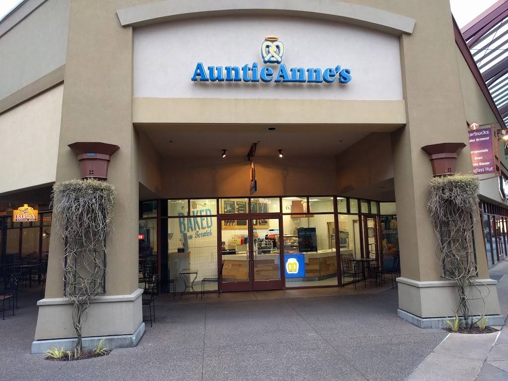 Auntie Annes | restaurant | 1001 N Arney Rd bldg 6 ste 627, Woodburn, OR 97071, USA | 5039812103 OR +1 503-981-2103