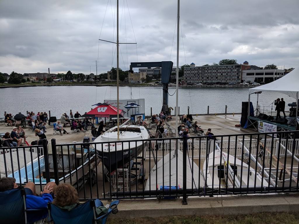 Kenosha Yacht Club | restaurant | 5130 4th Ave, Kenosha, WI 53140, USA | 2626522320 OR +1 262-652-2320