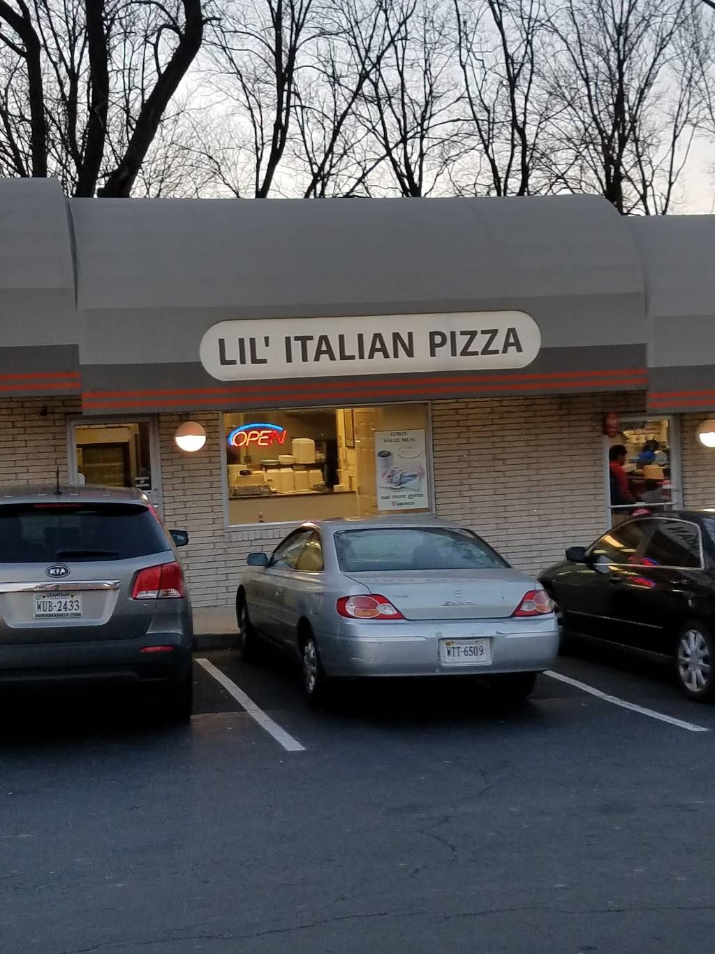 Lil Italian Pizza | restaurant | 10014 Main St, Fairfax, VA 22031, USA | 7035913315 OR +1 703-591-3315