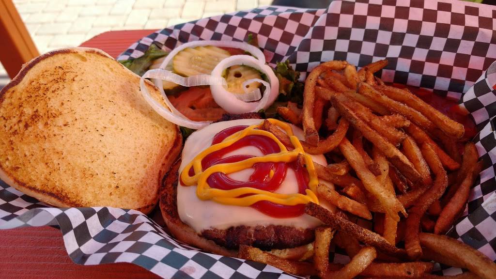 The Roadhouse | restaurant | 6900 E Cave Creek Rd, Cave Creek, AZ 85331, USA | 4804883300 OR +1 480-488-3300