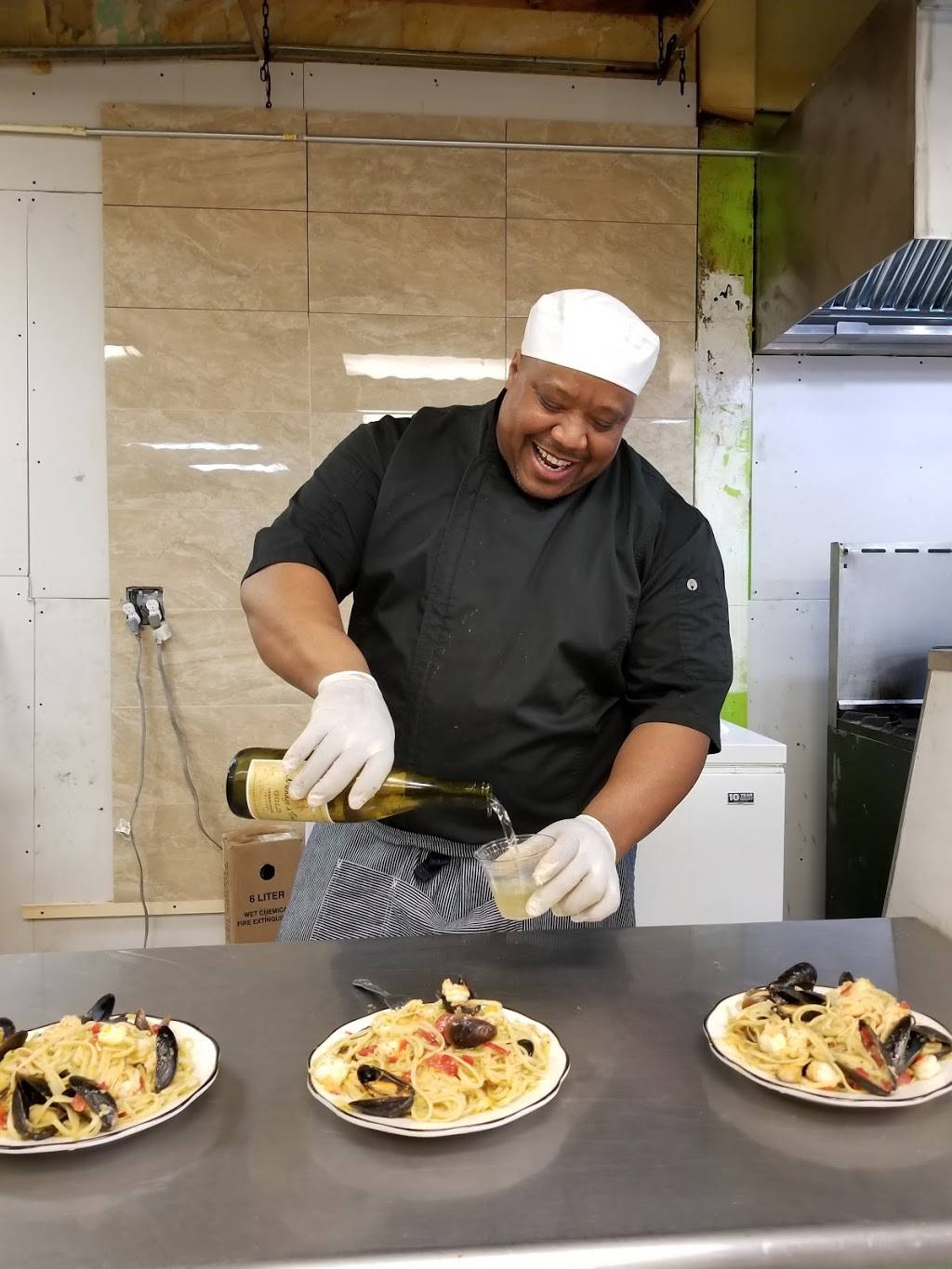 New Bergen Food Market | restaurant | 943 Bergen St, Newark, NJ 07112, USA | 9739236746 OR +1 973-923-6746