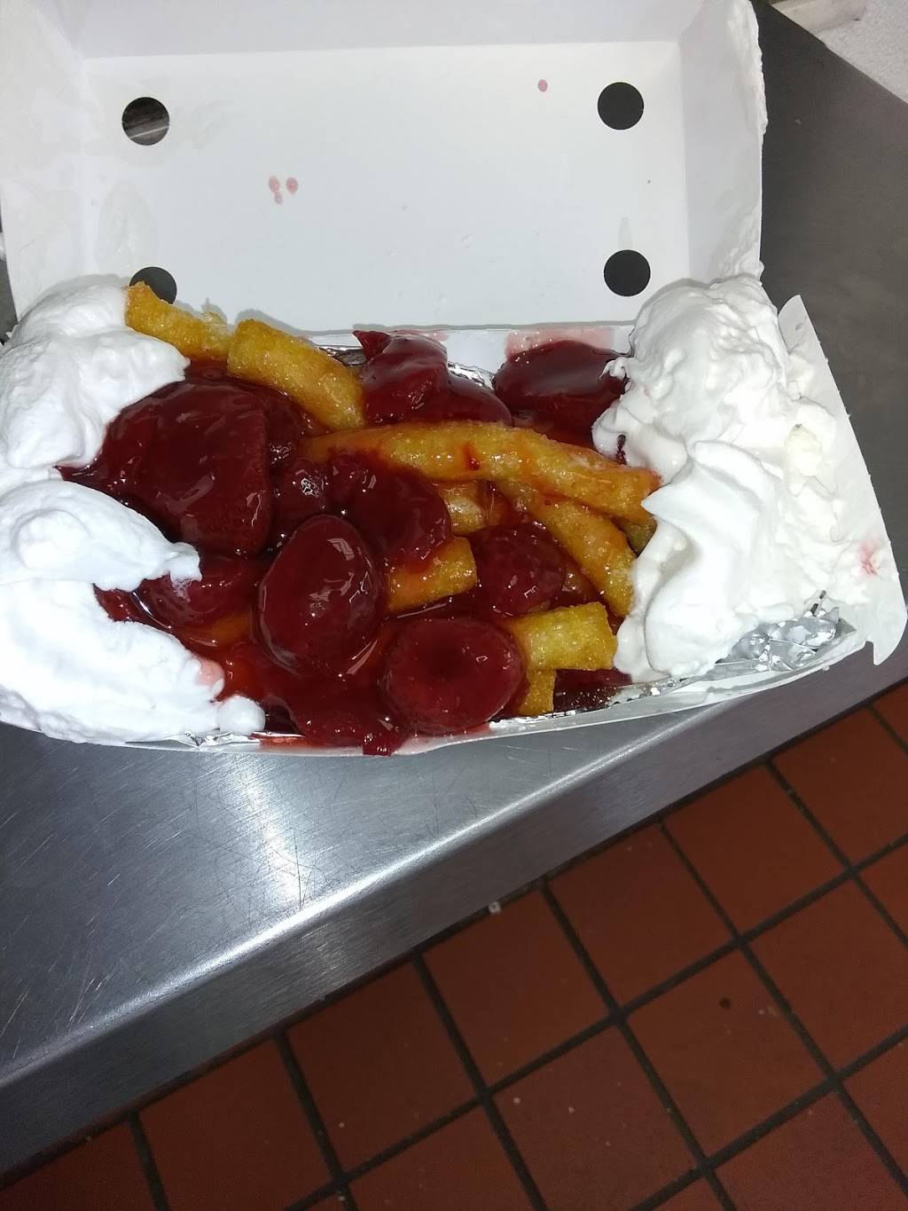 Checkers | restaurant | 23815 Van Dyke Ave, Center Line, MI 48015, USA | 5867546444 OR +1 586-754-6444