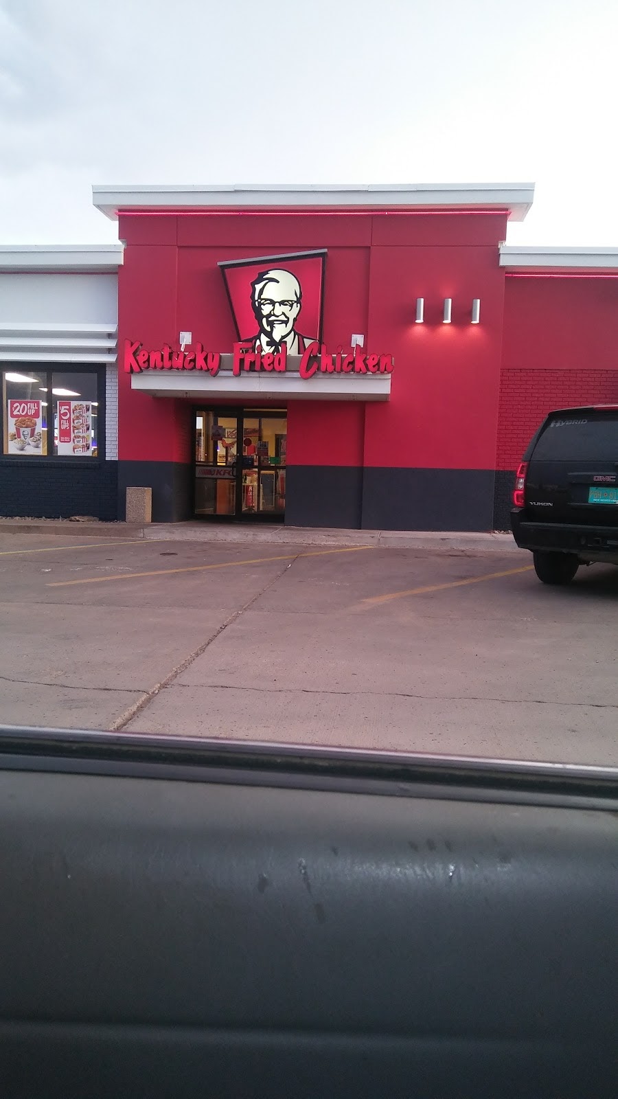KFC | restaurant | 2120 N Prince St, Clovis, NM 88101, USA | 5757629221 OR +1 575-762-9221