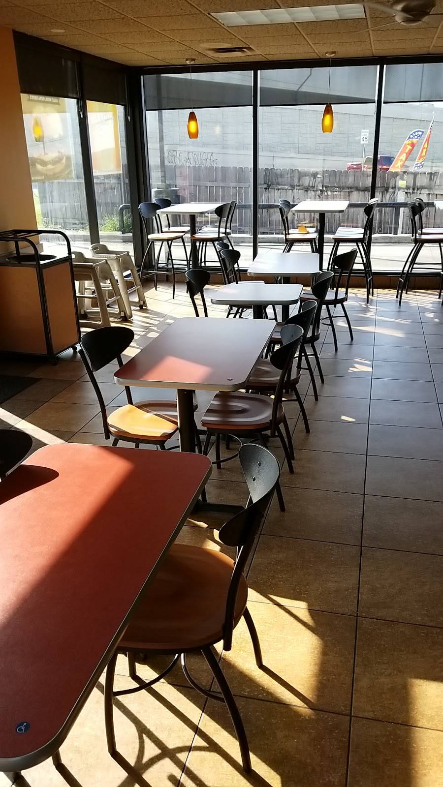 Jack in the Box | restaurant | 6405 Northwest Loop 410, San Antonio, TX 78238, USA | 2105098499 OR +1 210-509-8499