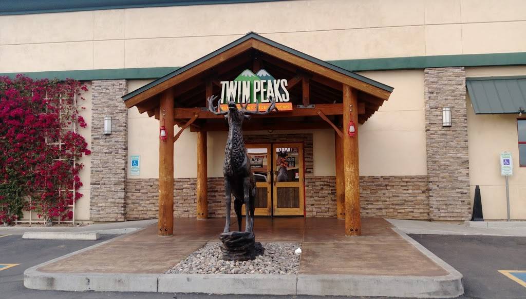 Twin Peaks | restaurant | 8787 E Frank Lloyd Wright Blvd, Scottsdale, AZ 85260, USA | 4804830921 OR +1 480-483-0921