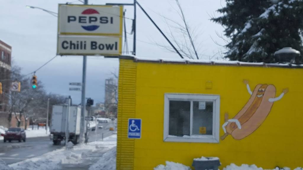 Chili Bowl | restaurant | 223 Cesar E Chavez Ave, Pontiac, MI 48342, USA | 2483342267 OR +1 248-334-2267