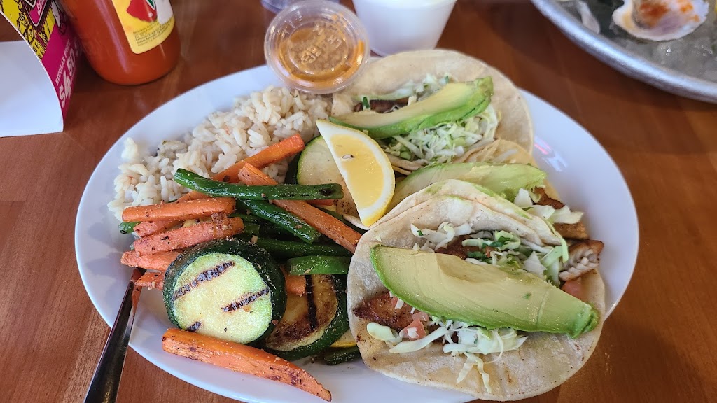 Fish n tails oyster bar | restaurant | 2225 S Stemmons Fwy, Lewisville, TX 75067, USA | 4694644329 OR +1 469-464-4329