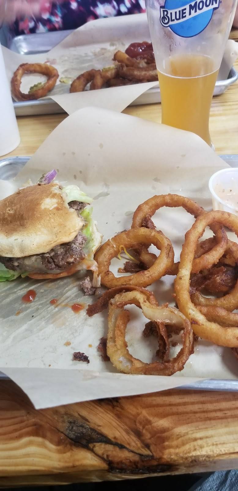 Wing House | restaurant | 8727 US-29, Hull, GA 30646, USA | 7068509700 OR +1 706-850-9700