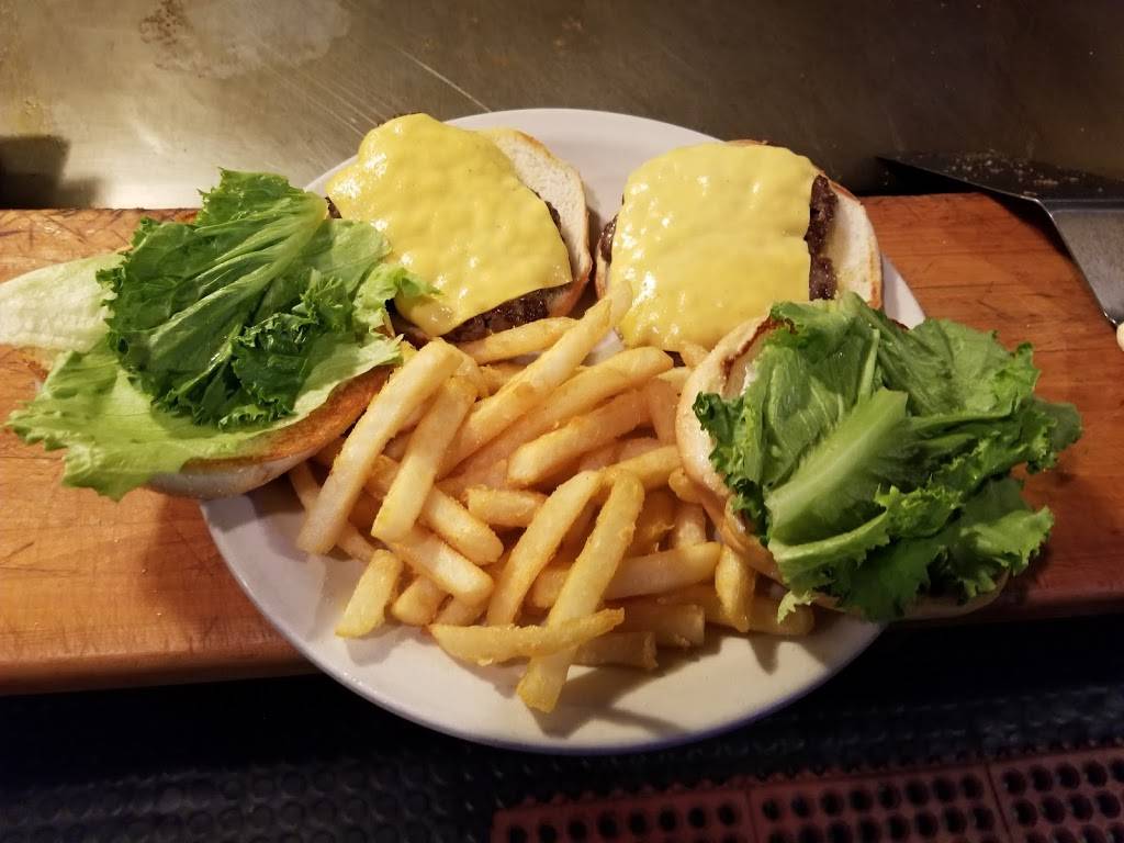 Ras On Main | restaurant | 855 Davis St, Hammond, WI 54015, USA | 7157965270 OR +1 715-796-5270