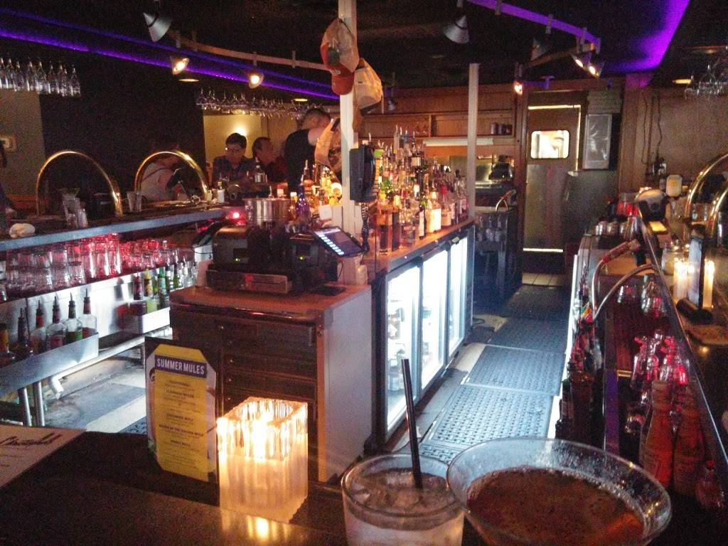 Christophers | restaurant | 2816 Beaver Ave, Des Moines, IA 50310, USA | 5152743694 OR +1 515-274-3694