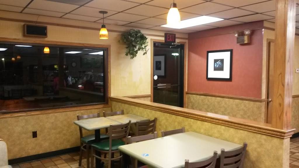 Subway | restaurant | 114 Plaza Court, Kingwood, WV 26537, USA | 3043293780 OR +1 304-329-3780