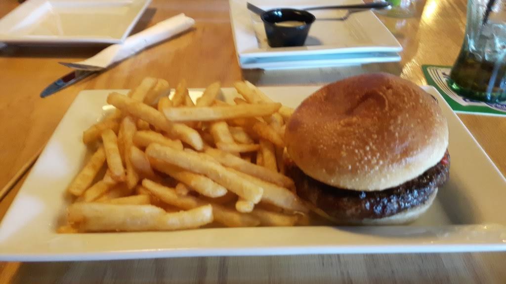 Parks & Rec Gastropub Sports Bar | restaurant | 3087 Forest Glade Dr, Windsor, ON N8R 1W6, Canada | 5199568956 OR +1 519-956-8956