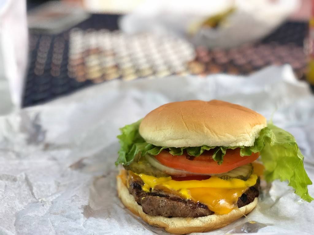 Schnappers Hots | restaurant | 1528 Periwinkle Way, Sanibel, FL 33957, USA | 2394728686 OR +1 239-472-8686