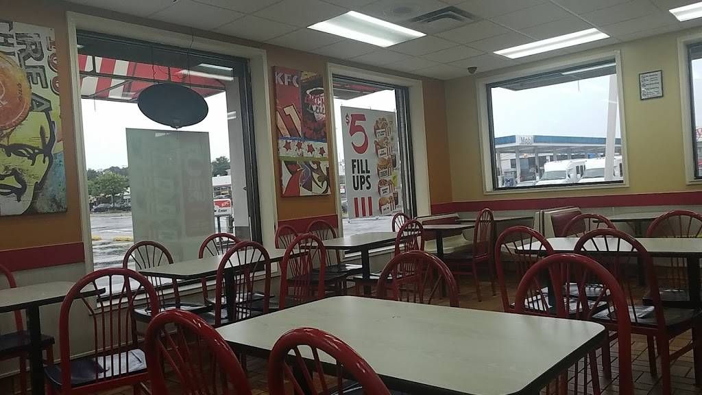 KFC | restaurant | 140-04 Queens Blvd, Jamaica, NY 11435, USA | 7185230540 OR +1 718-523-0540