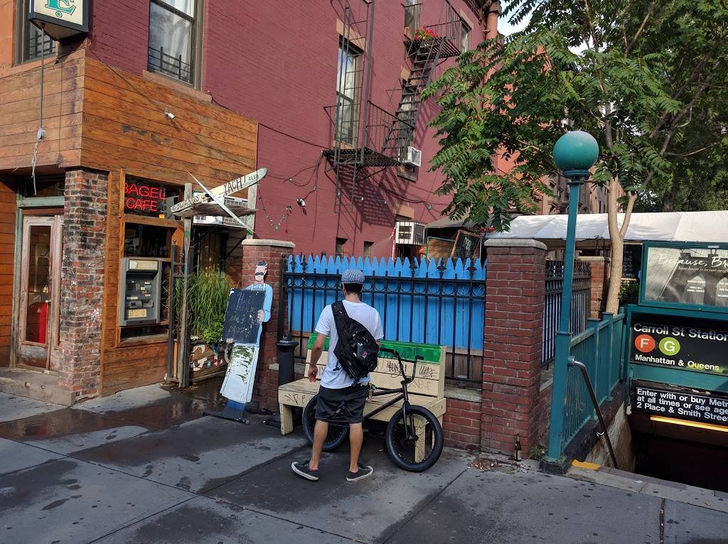 Gowanus Yacht Club | restaurant | 323 Smith St, Brooklyn, NY 11231, USA | 7182461321 OR +1 718-246-1321