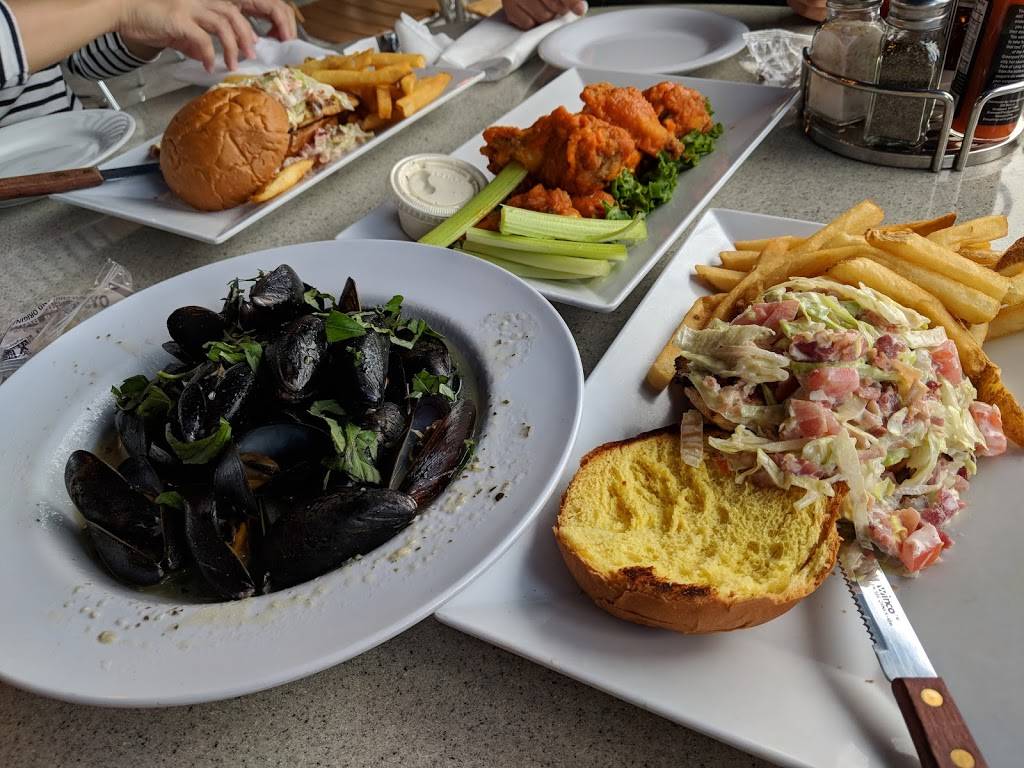 Claudios Waterfront | restaurant | 111 Main St, Greenport, NY 11944, USA | 6314771889 OR +1 631-477-1889