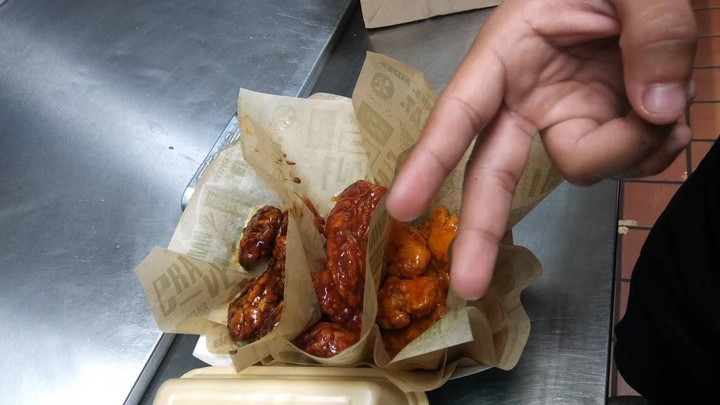 Wingstop | restaurant | 5049 Whittier Blvd, Los Angeles, CA 90022, USA | 3232649464 OR +1 323-264-9464