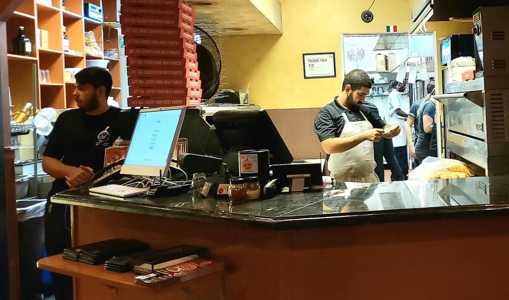 Sals Italian Ristorante | restaurant | Paraiso Parc, 15717 Pines Blvd # C5, Pembroke Pines, FL 33027, USA | 9543744000 OR +1 954-374-4000