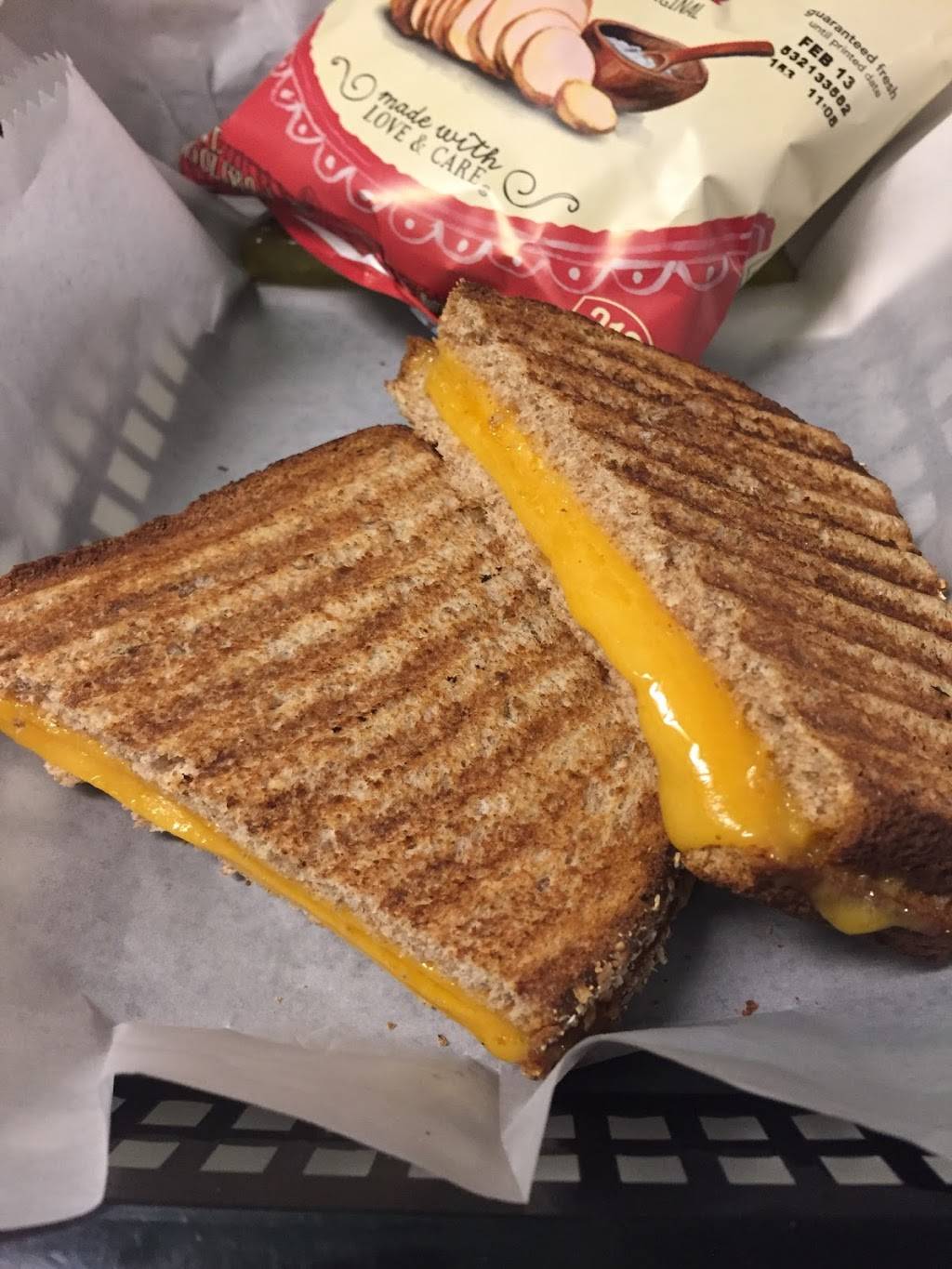 Cafe Delamar | restaurant | 326 Peruvian Ave Suite # 4, Palm Beach, FL 33480, USA | 5616593174 OR +1 561-659-3174