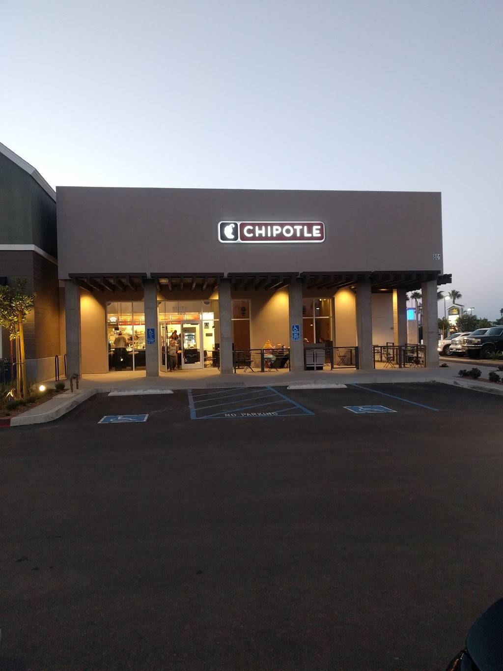 Chipotle Mexican Grill | restaurant | 801 Palm Ave, Imperial Beach, CA 91932, USA | 6194233991 OR +1 619-423-3991