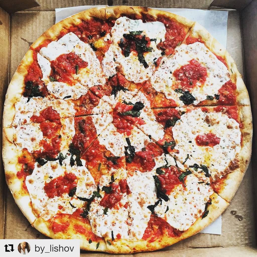 Giannis Pizzeria Little Silver | restaurant | 495 Prospect Ave, Little Silver, NJ 07739, USA | 7325309277 OR +1 732-530-9277