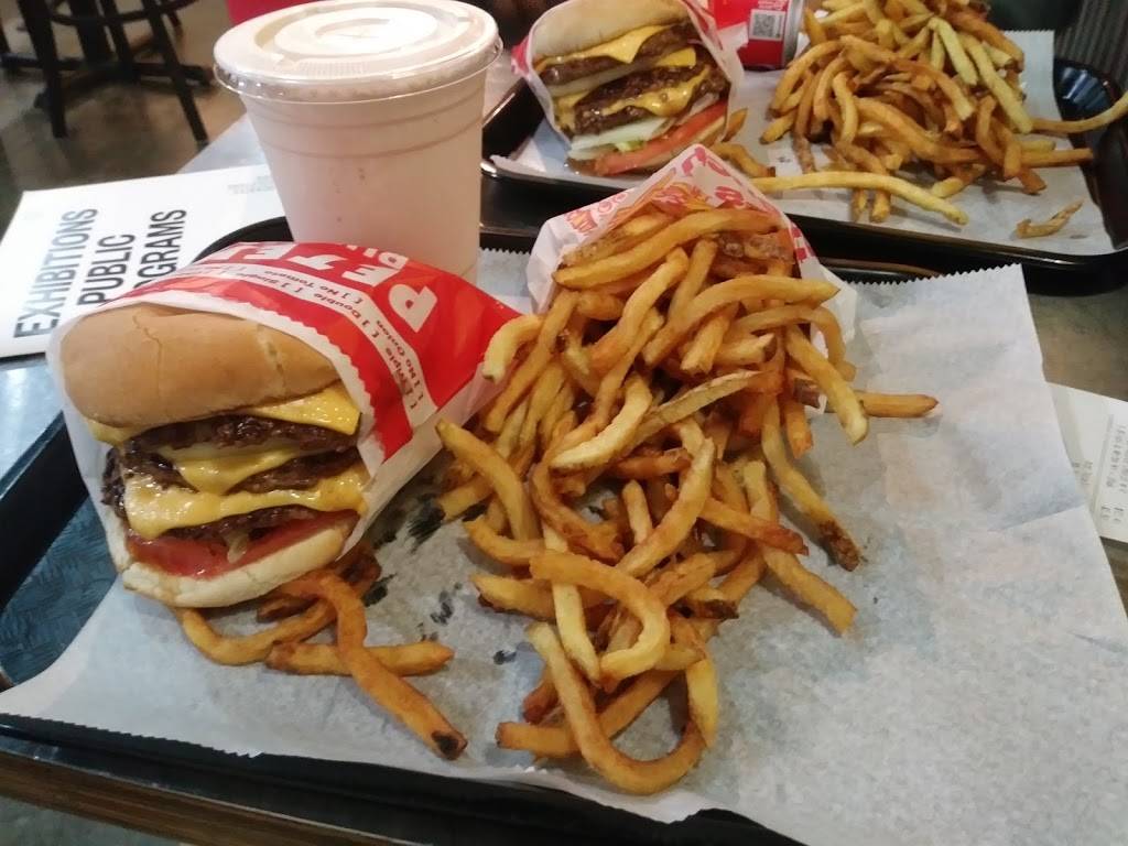 PETEYS BURGER | restaurant | 46-46 Vernon Blvd, Long Island City, NY 11101, USA | 7189374040 OR +1 718-937-4040