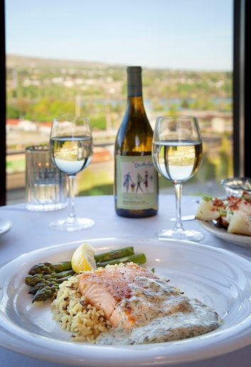 Rivertop Bar & Grill | restaurant | 201 N Wenatchee Ave, Wenatchee, WA 98801, USA | 5096621234 OR +1 509-662-1234