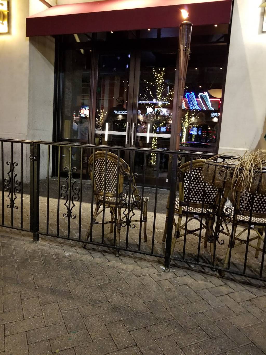 Public House National Harbor | restaurant | 199 Fleet St, Oxon Hill, MD 20745, USA | 2404936120 OR +1 240-493-6120