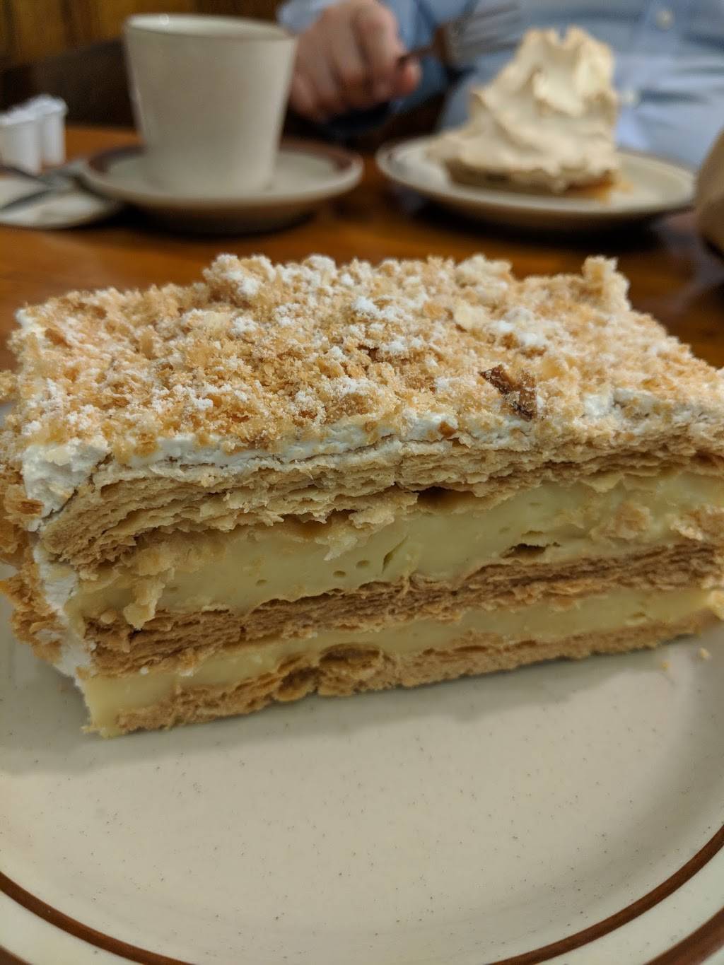 Tabys Burger House | restaurant | 28 Audrey Ave, Oyster Bay, NY 11771, USA | 5166247781 OR +1 516-624-7781