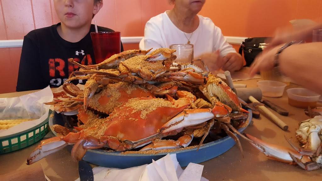 Captain Leonards Seafood Restaurant | restaurant | 27240 Morganza Turner Rd, Mechanicsville, MD 20659, USA | 3018843701 OR +1 301-884-3701
