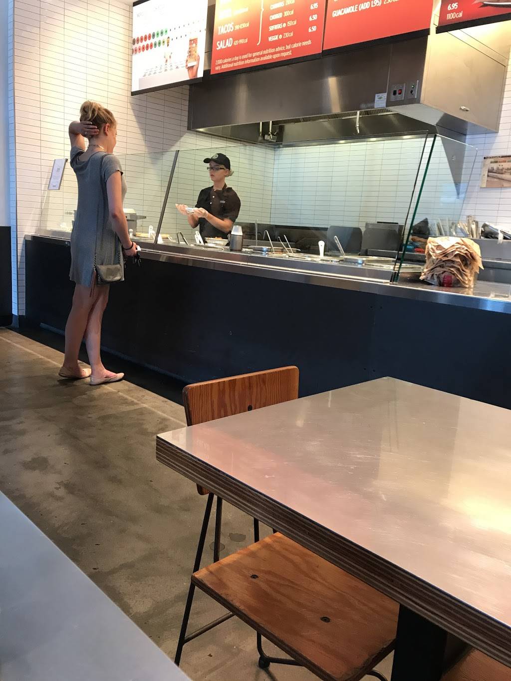 Chipotle Mexican Grill | restaurant | 10 N Nansemond St Ste D, Richmond, VA 23221, USA | 8049776368 OR +1 804-977-6368