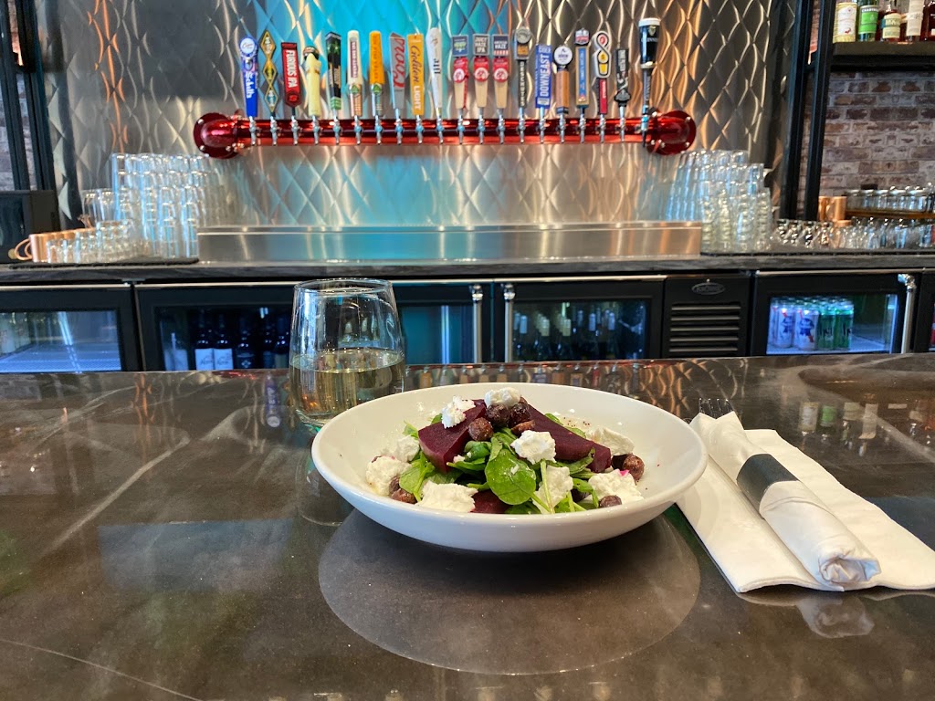 Pillbox Tavern | restaurant | 400 Wabasha St N Ste #220, St Paul, MN 55102, USA | 6517567566 OR +1 651-756-7566