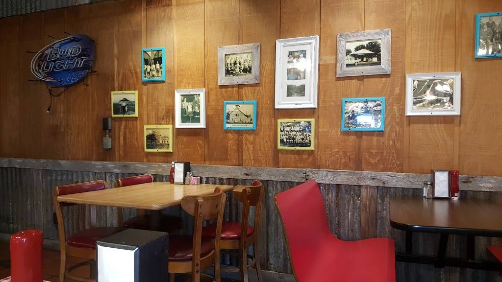 Brietzke Station | restaurant | 9015 FM 775, New Berlin, TX 78155, USA | 8304203727 OR +1 830-420-3727