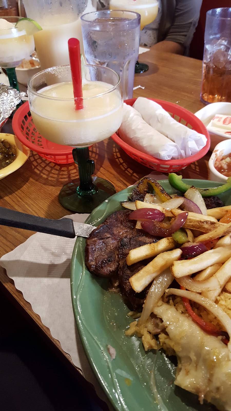 Casa Lupe Restaurants | restaurant | 655 W Onstott Frontage Rd, Yuba City, CA 95991, USA | 5306732190 OR +1 530-673-2190