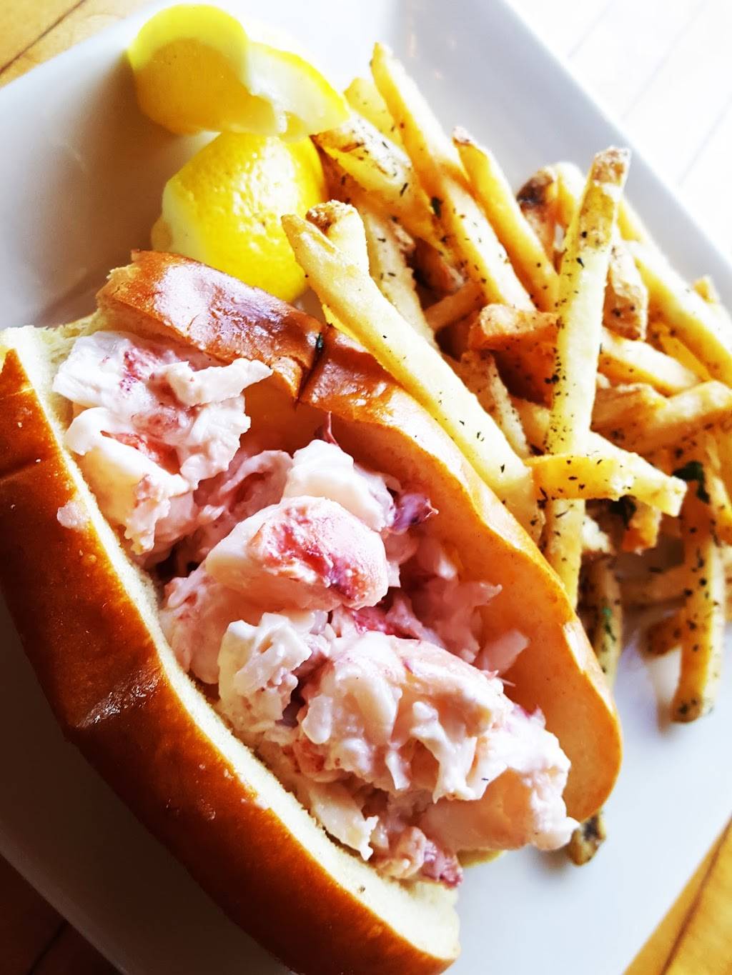 Islesford Dock Restaurant and Gallery | restaurant | 1 Main St, Islesford, ME 04646, USA | 2072447494 OR +1 207-244-7494